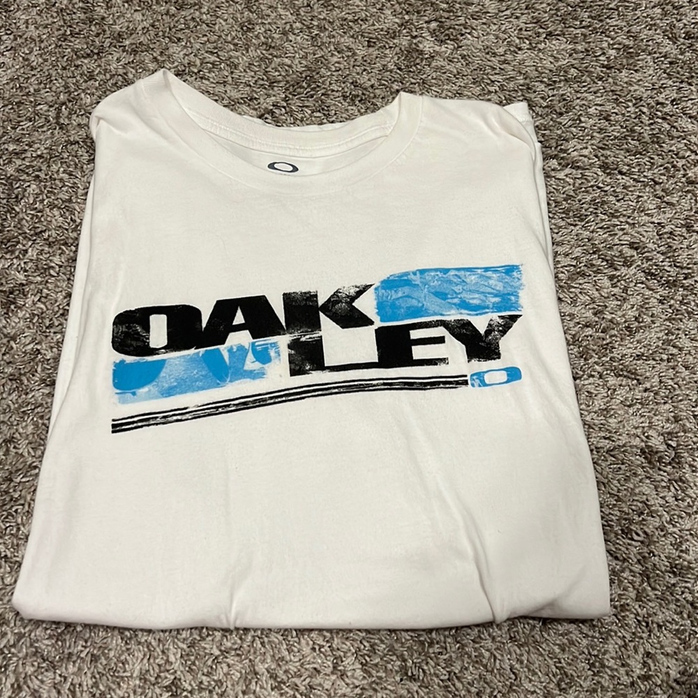 Oakley t shirt